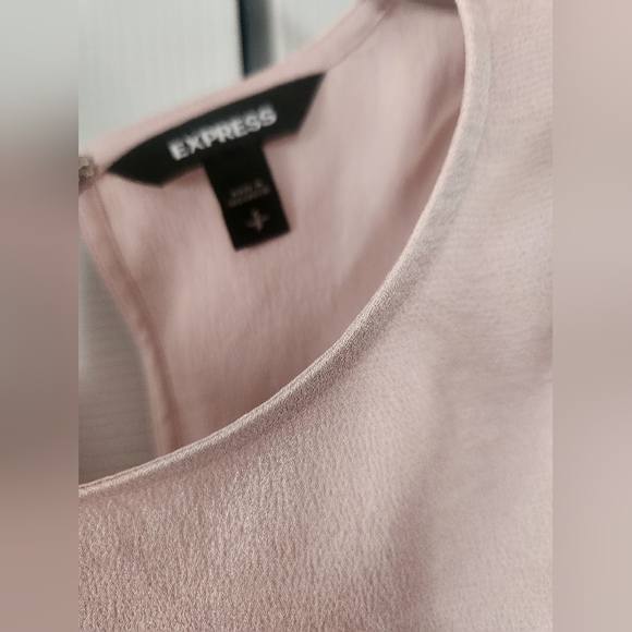 EXPRESS Ruffle detail blouse - Picture 4 of 5